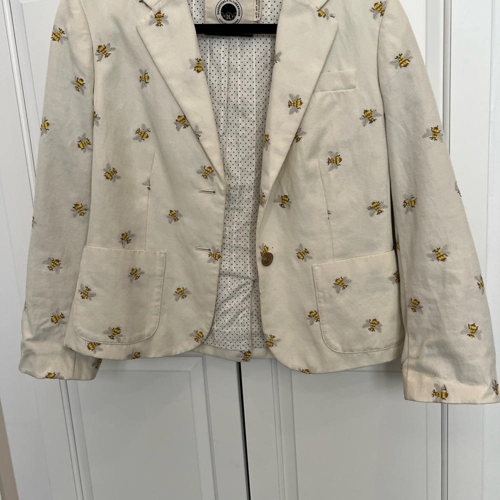 Elegant Cream Bee Pattern Blazer